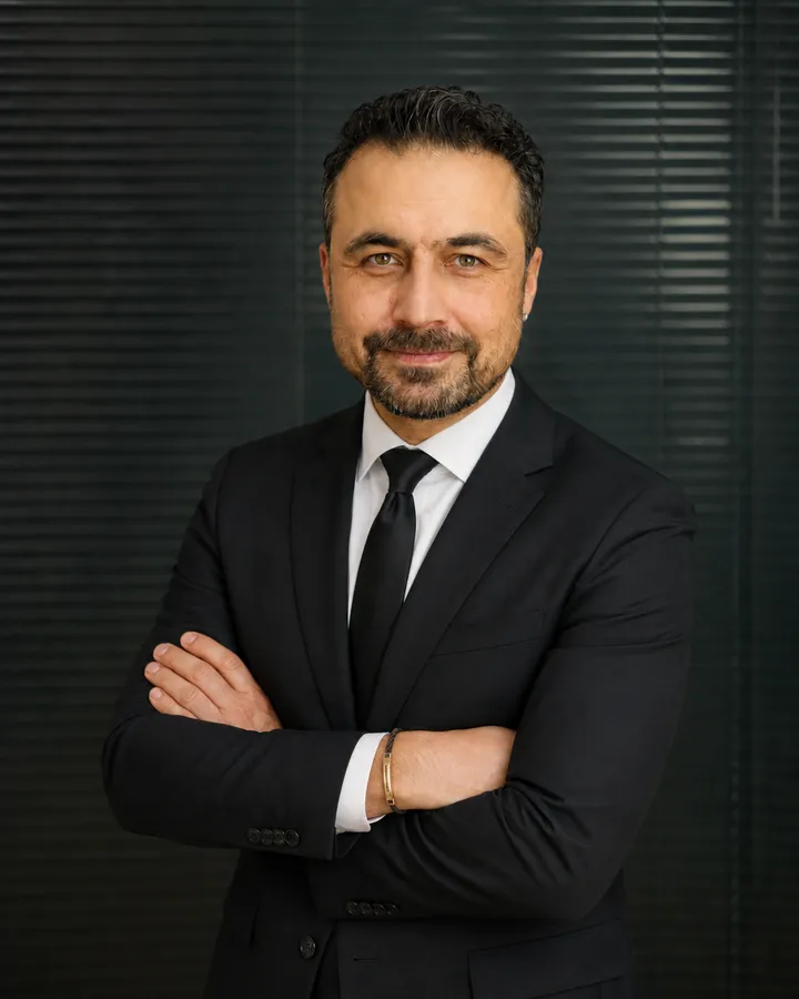 Av. Mustafa Duran